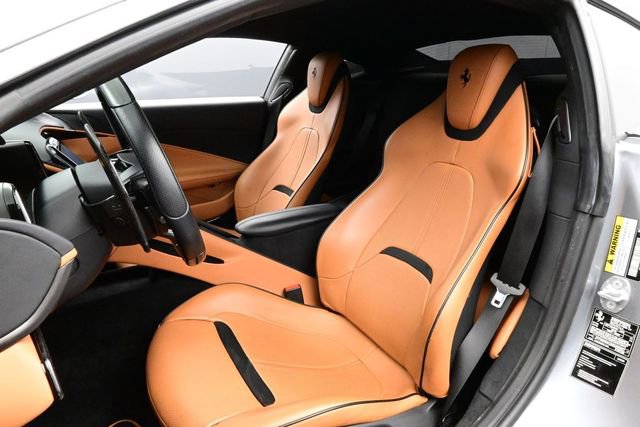 Used 2021 Ferrari Roma RWD image 5