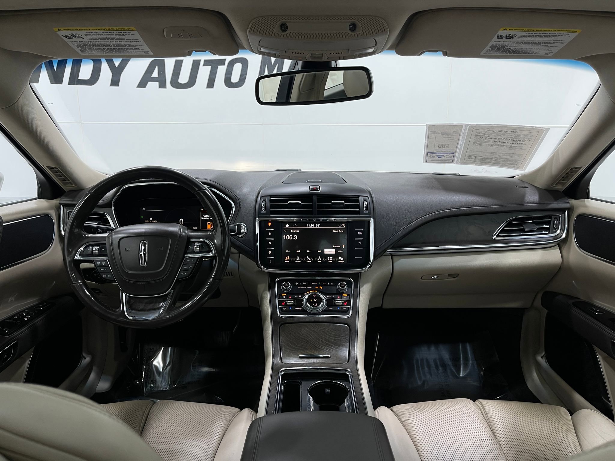 Used 2018 Lincoln Continental Select w/ Continental Climate Package image 18