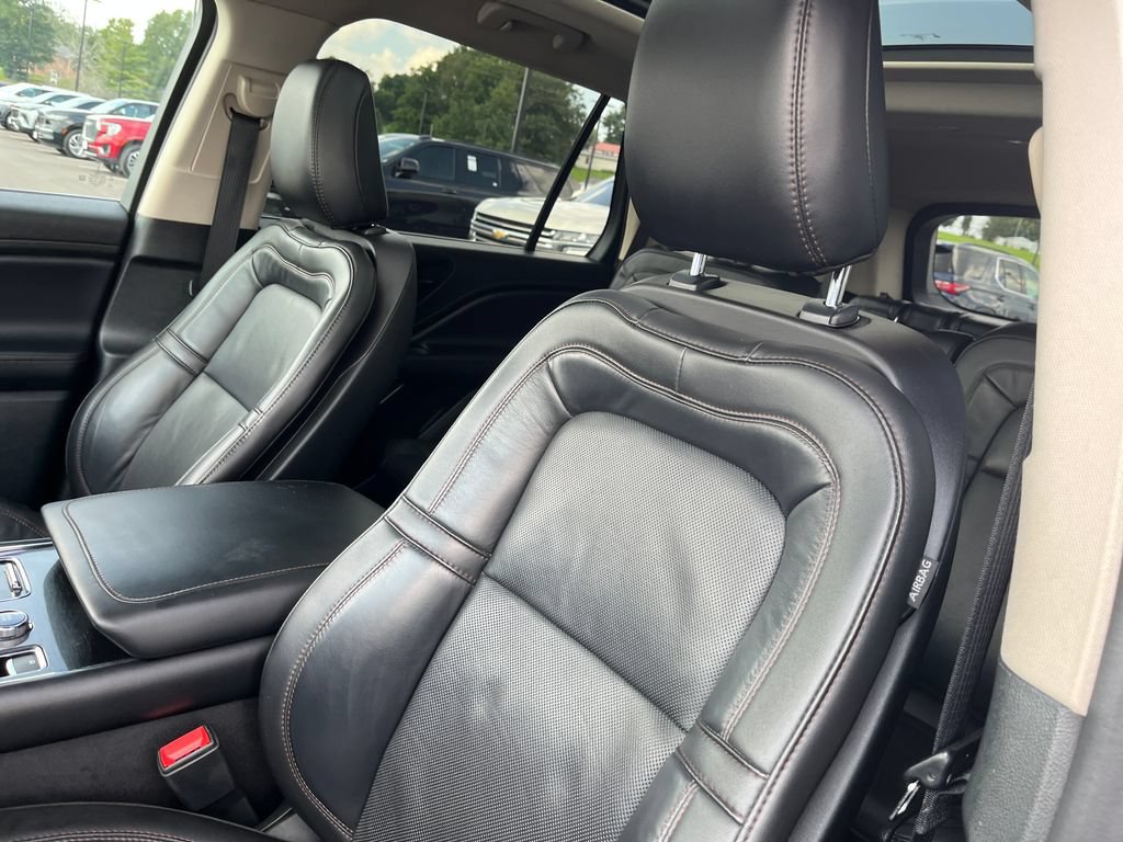 Used 2024 Lincoln Aviator Reserve w/ Jet Package AWD/4WD image 12
