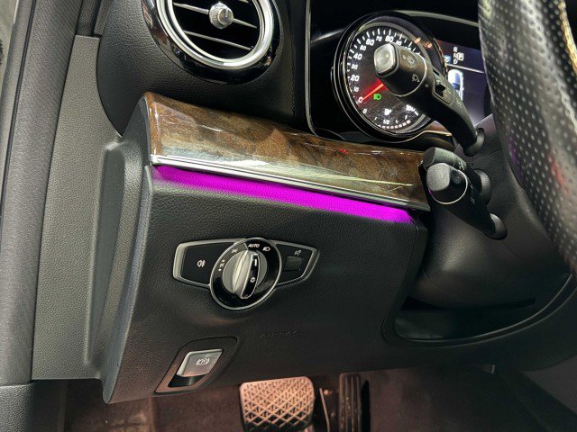 Used 2017 Mercedes-Benz E 400 4MATIC Wagon image 39