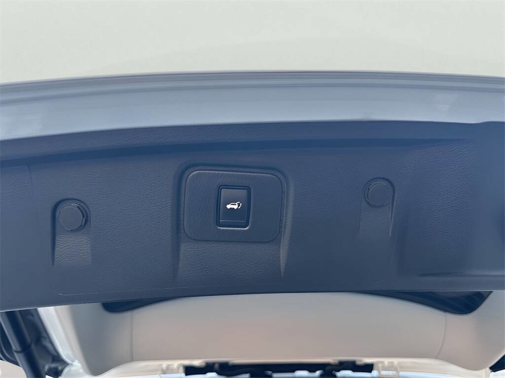 Used 2024 Nissan Murano Platinum w/ Cargo Package image 40