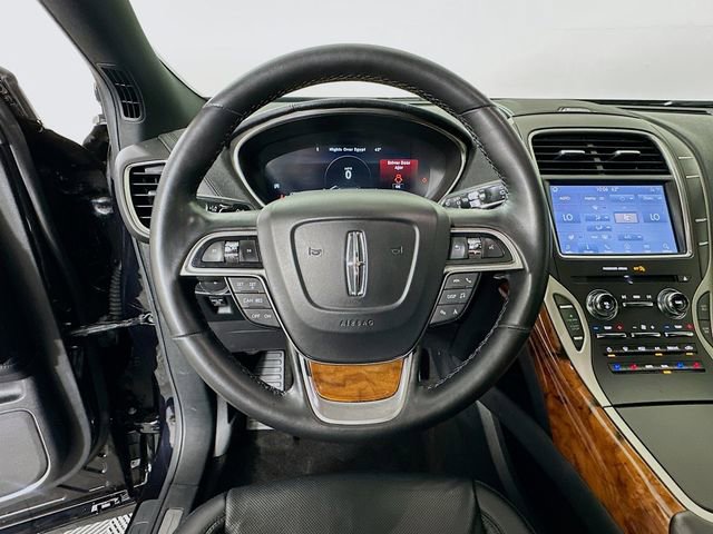 Used 2020 Lincoln Nautilus Reserve image 11