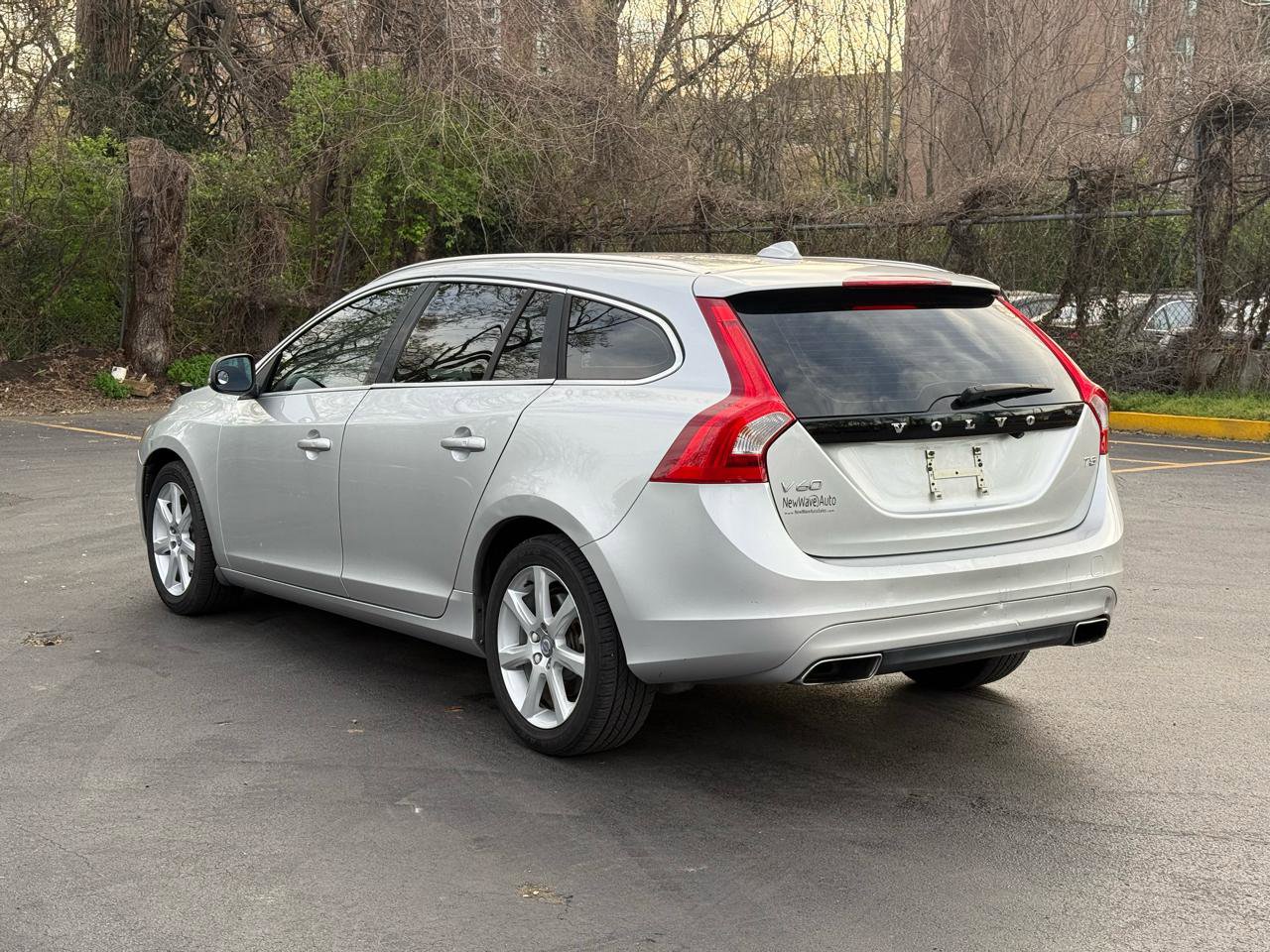 Used 2017 Volvo V60 T5 Premier w/ Convenience Package FWD image 5