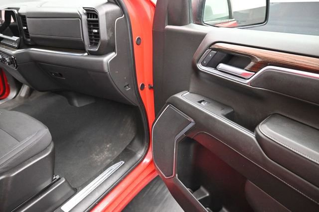 Used 2025 Chevrolet Silverado 1500 LT AWD/4WD image 23