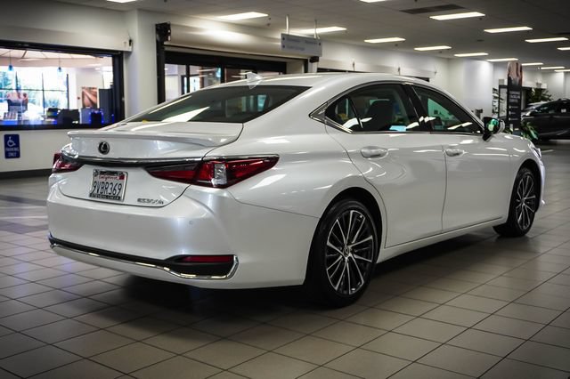 Certified 2025 Lexus ES 300h w/ Premium Package FWD image 6