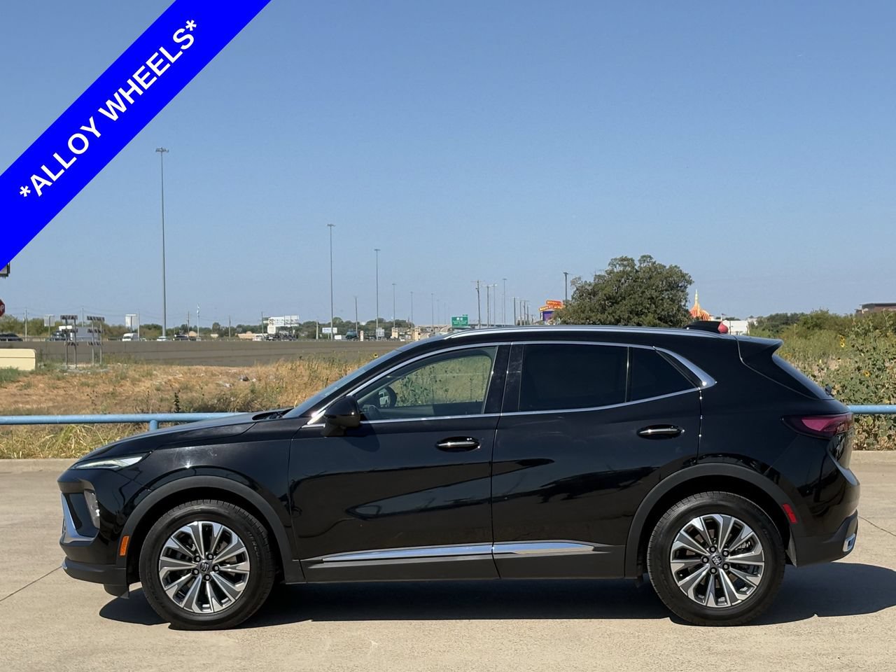 Used 2024 Buick Envision Preferred AWD/4WD image 3