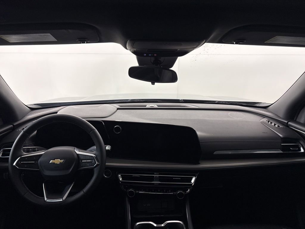 Used 2025 Chevrolet Traverse LT w/ Sun and Wheel Package image 21