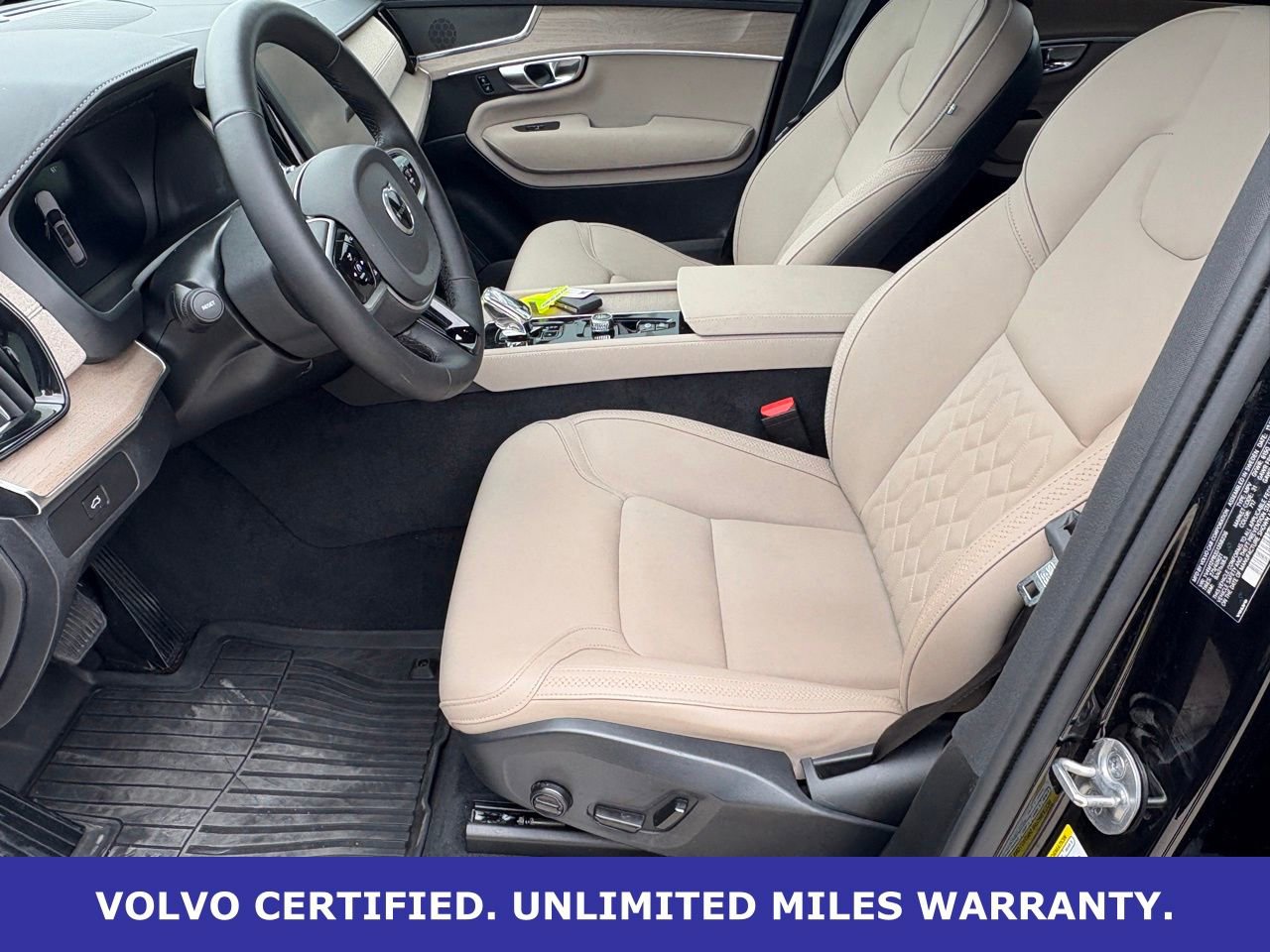 Certified 2025 Volvo XC90 B5 Plus AWD/4WD image 28