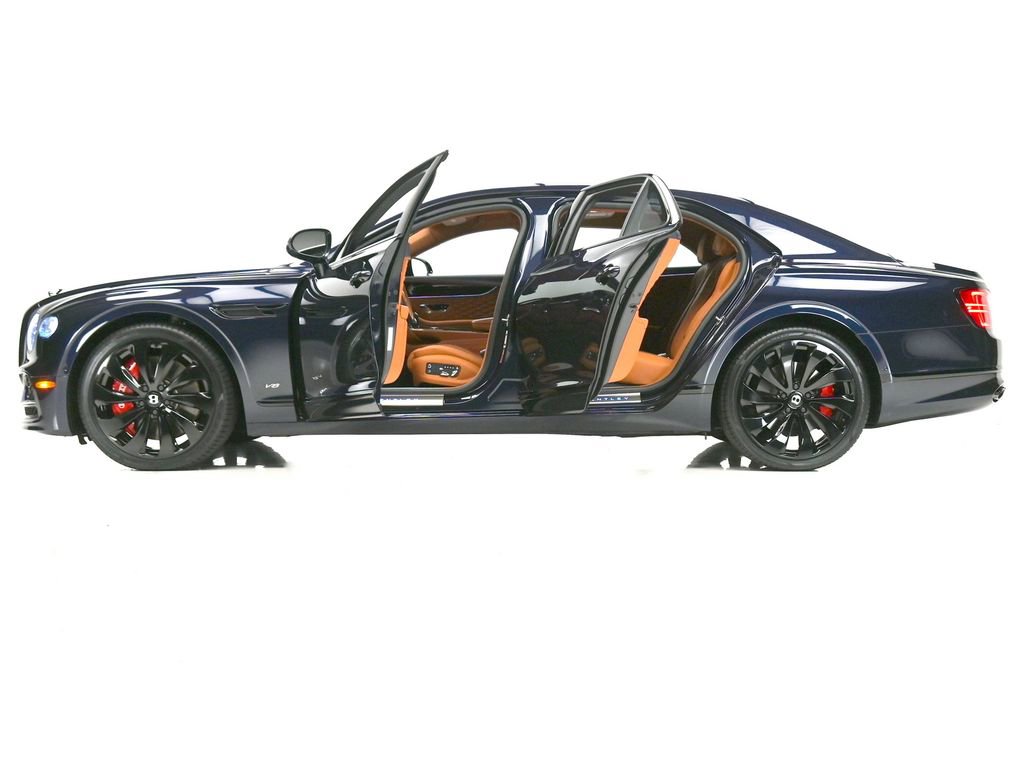 Used 2022 Bentley Flying Spur V8 AWD/4WD image 32