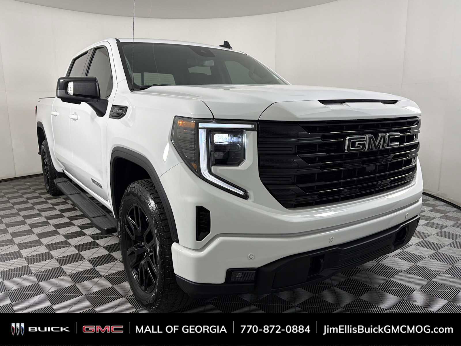 Used 2024 GMC Sierra 1500 Elevation w/ Elevation Premium Package AWD/4WD image 1