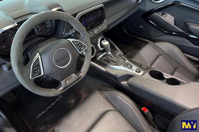 Used 2024 Chevrolet Camaro LT RWD image 10