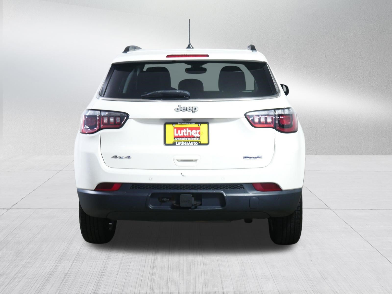 Used 2018 Jeep Compass Latitude w/ Popular Equipment Group AWD/4WD image 6