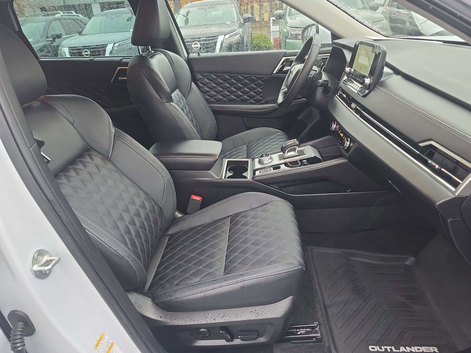 Used 2023 Mitsubishi Outlander SEL image 24