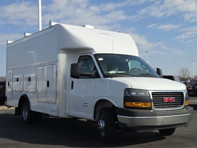 New 2026 GMC Savana 4500 w/ Driver Convenience Package image 15
