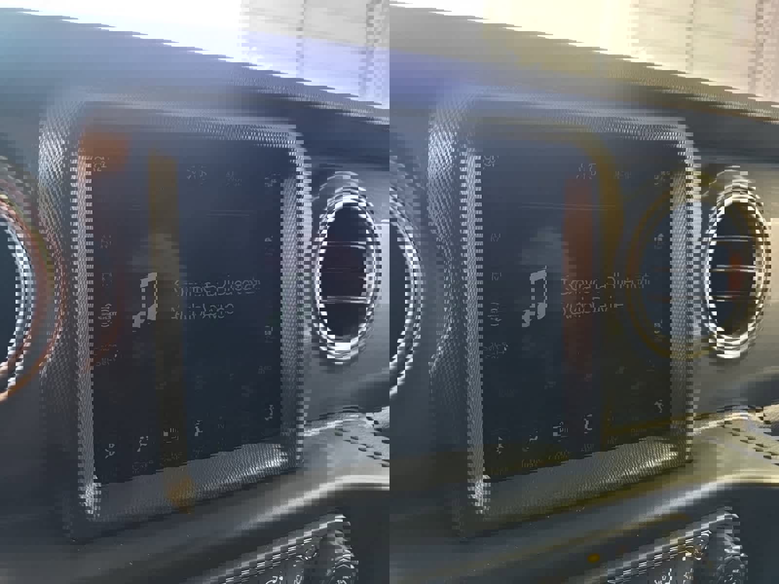 Used 2022 Jeep Wrangler Unlimited Sahara image 21