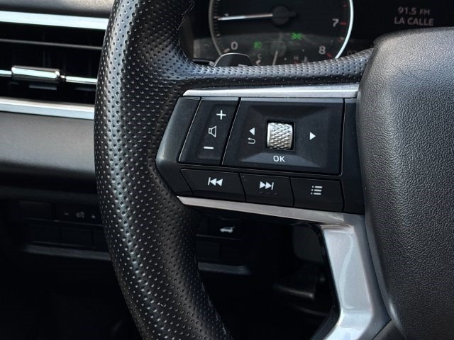 Used 2025 Mitsubishi Outlander SE AWD/4WD image 27