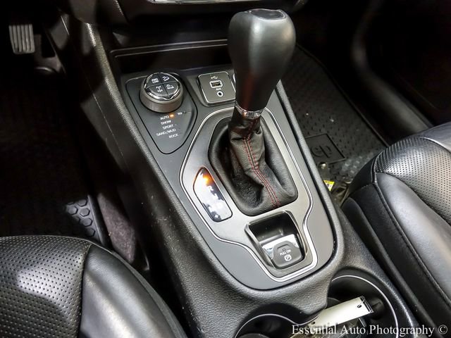 Used 2019 Jeep Cherokee Trailhawk image 18