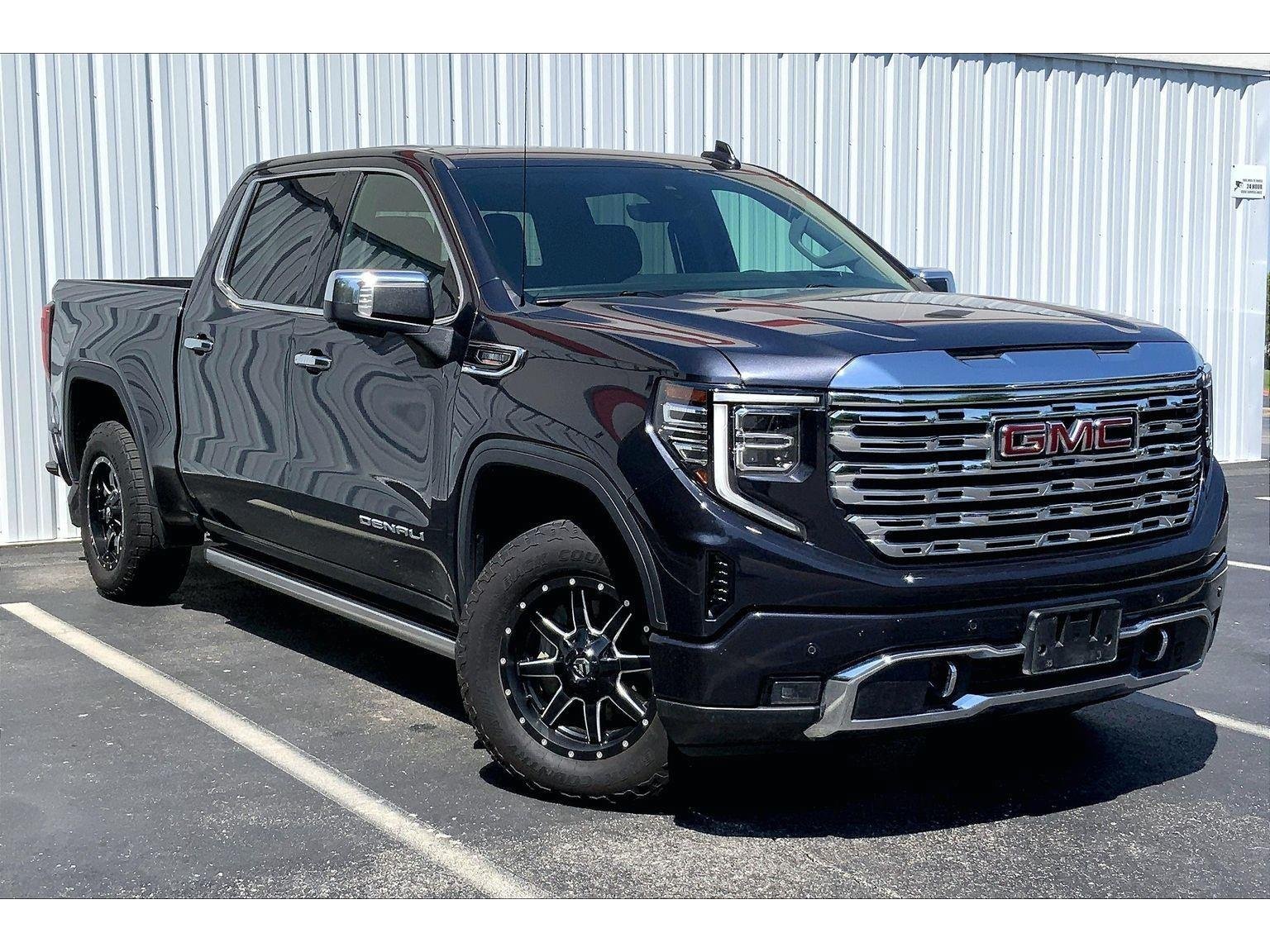 Used 2024 GMC Sierra 1500 Denali AWD/4WD image 32