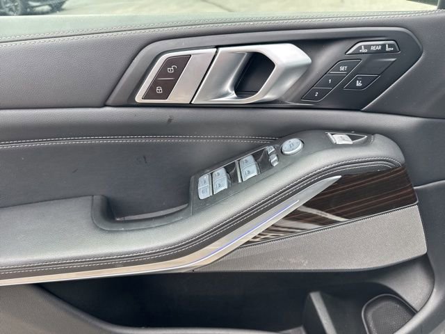 Used 2024 BMW X7 xDrive40i image 24