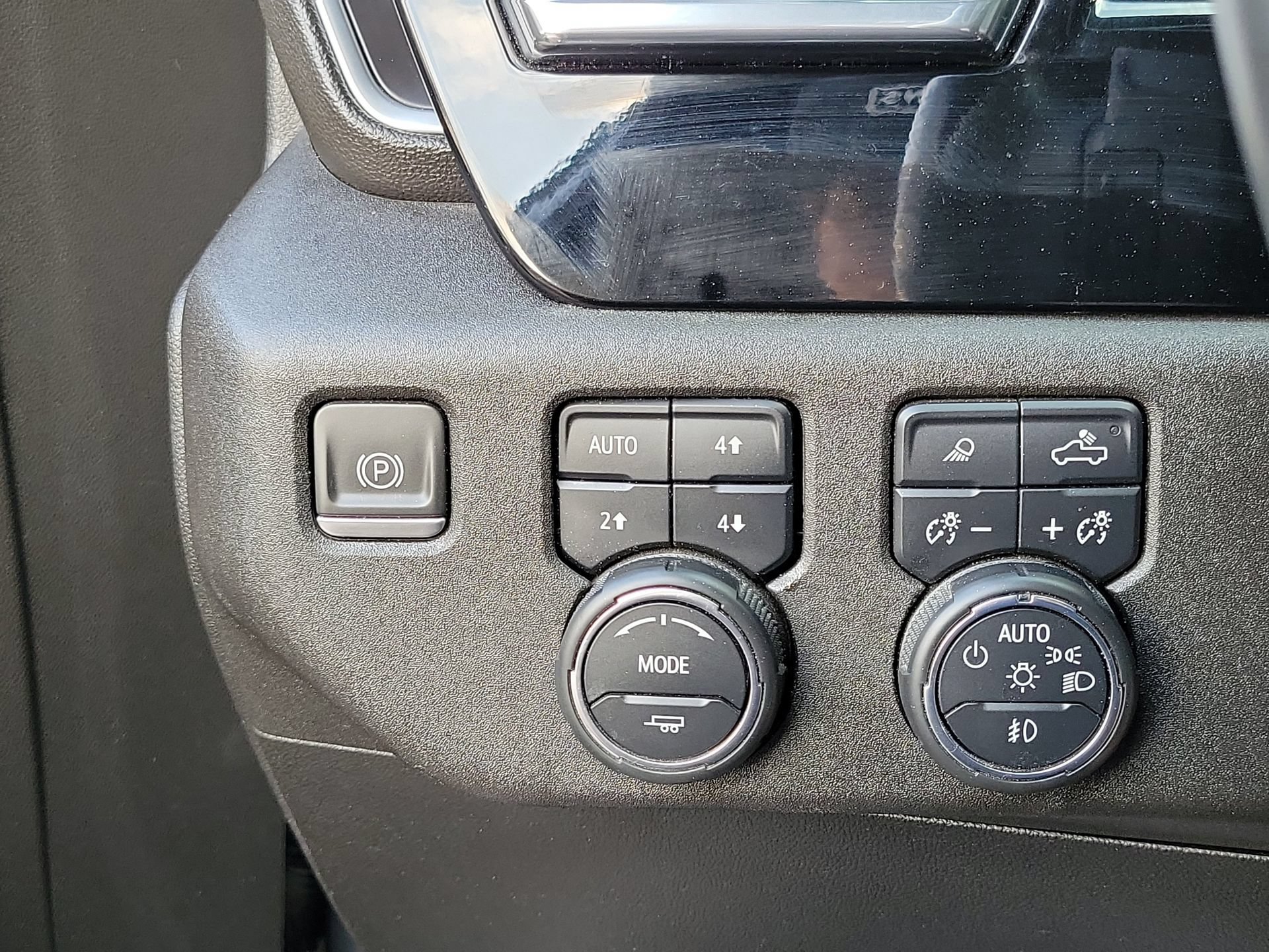 Used 2023 Chevrolet Silverado 1500 LTZ w/ Z71 Off-Road Package AWD/4WD image 11