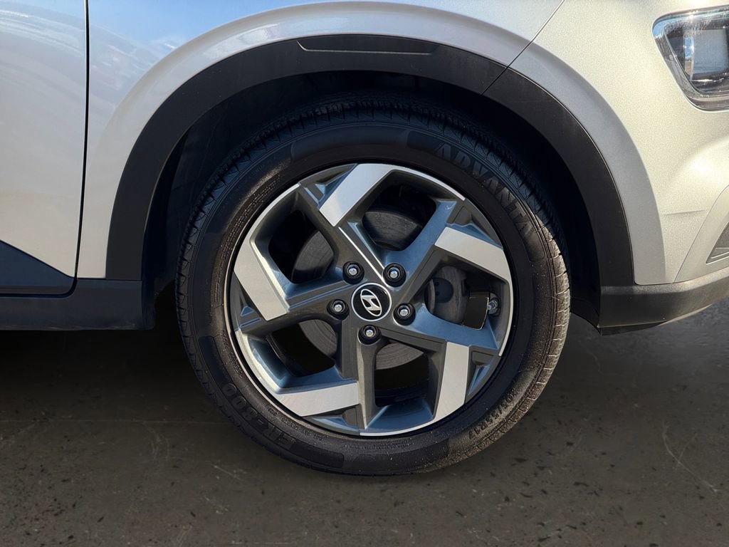 Used 2023 Hyundai Venue SEL image 10