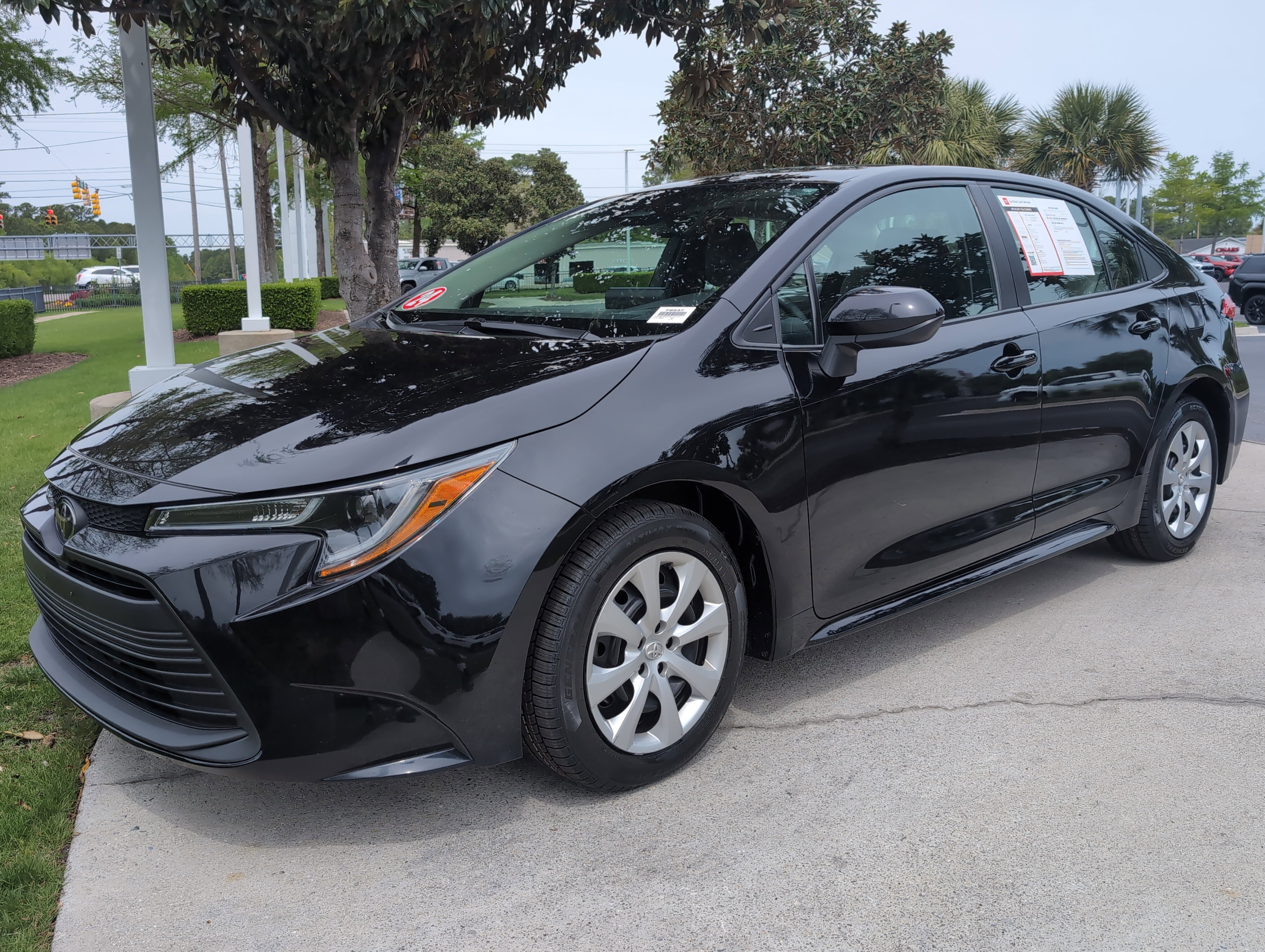 Certified 2024 Toyota Corolla LE FWD image 5