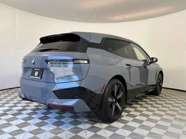 Used 2025 BMW iX xDrive50 AWD/4WD image 7