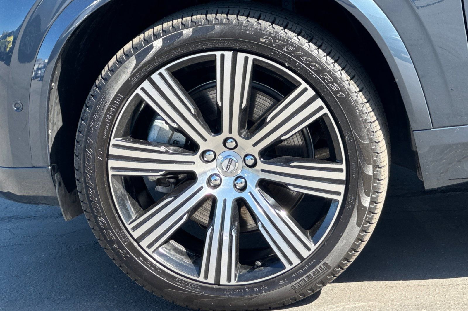 Certified 2024 Volvo XC90 T8 Plus w/ Protection Package Premier image 12