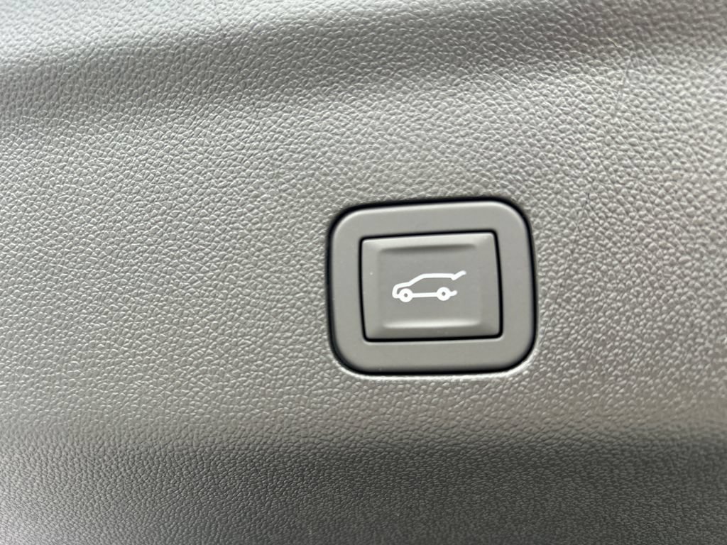 New 2026 GMC Yukon Elevation w/ LPO, Floor Liner Package AWD/4WD image 43