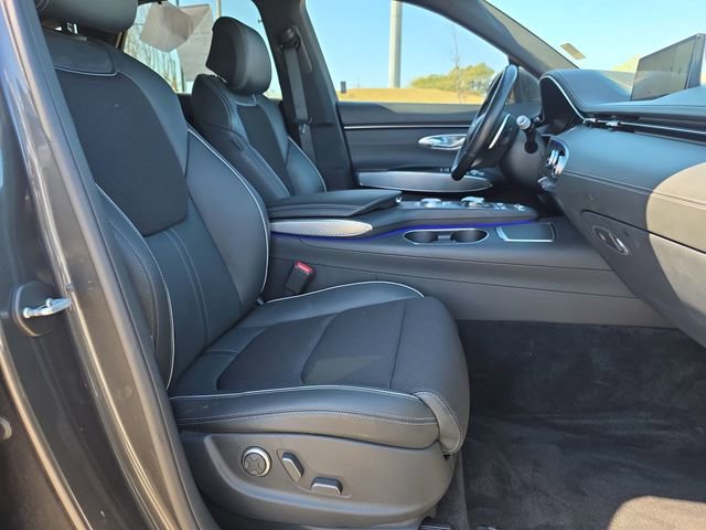 Used 2024 Genesis GV70 2.5T w/ Sport Prestige Package image 17