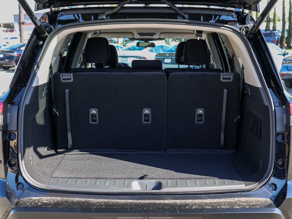 New 2026 Nissan Pathfinder SV image 16