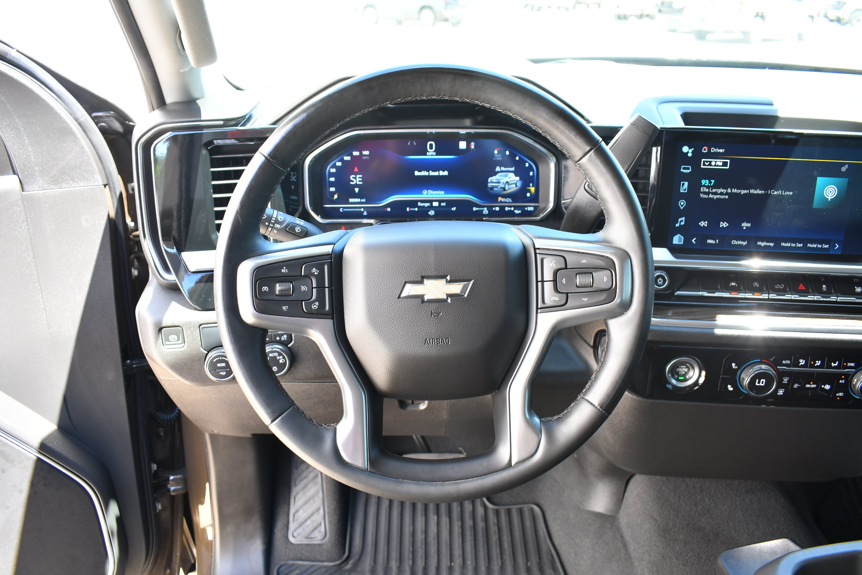 Used 2023 Chevrolet Silverado 1500 LT RWD image 17