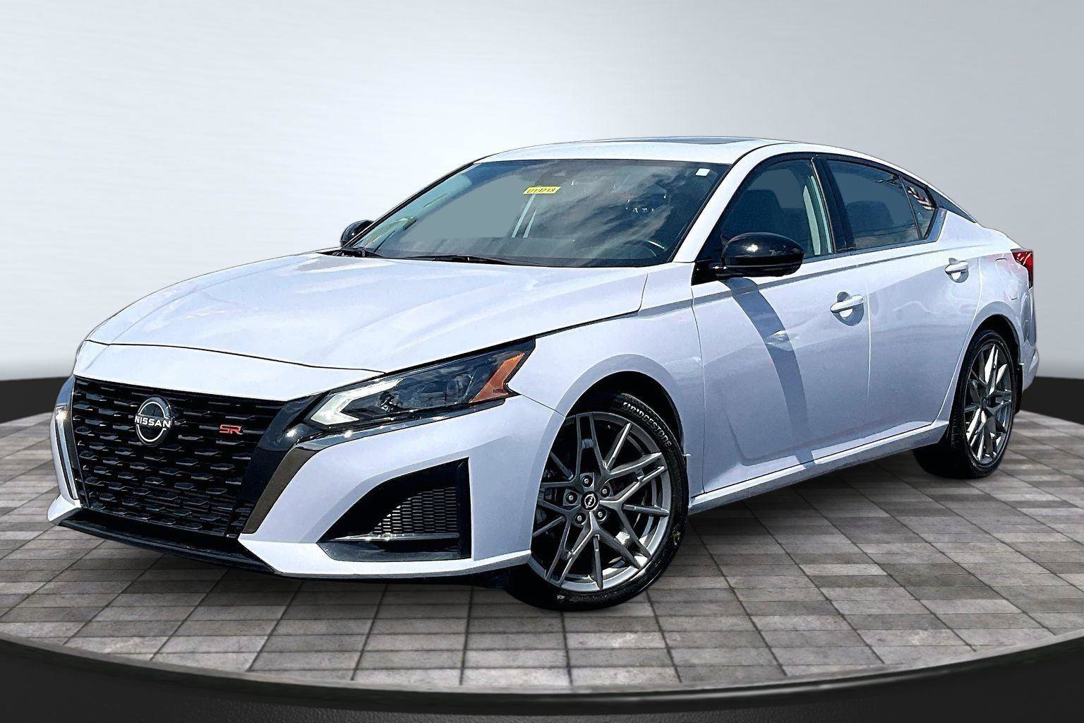 Certified 2024 Nissan Altima 2.0 SR FWD image 13