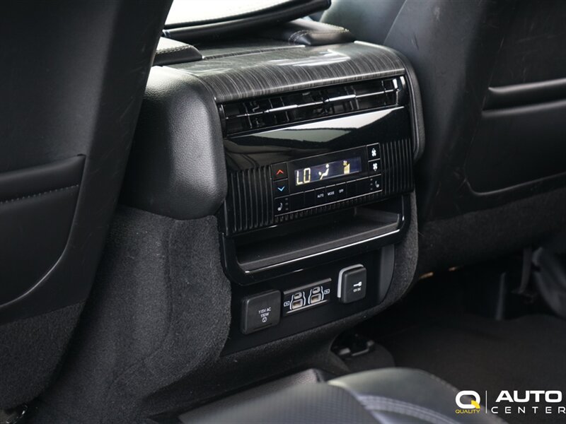 Used 2022 Jeep Wagoneer Series III w/ Convenience Group I AWD/4WD image 34