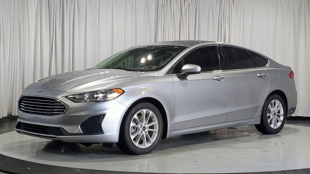 Used 2020 Ford Fusion SE FWD image 5