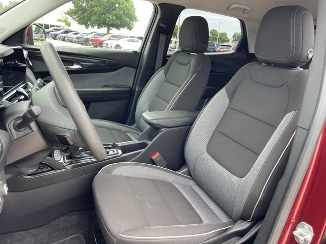 Used 2025 Chevrolet TrailBlazer LT AWD/4WD image 25