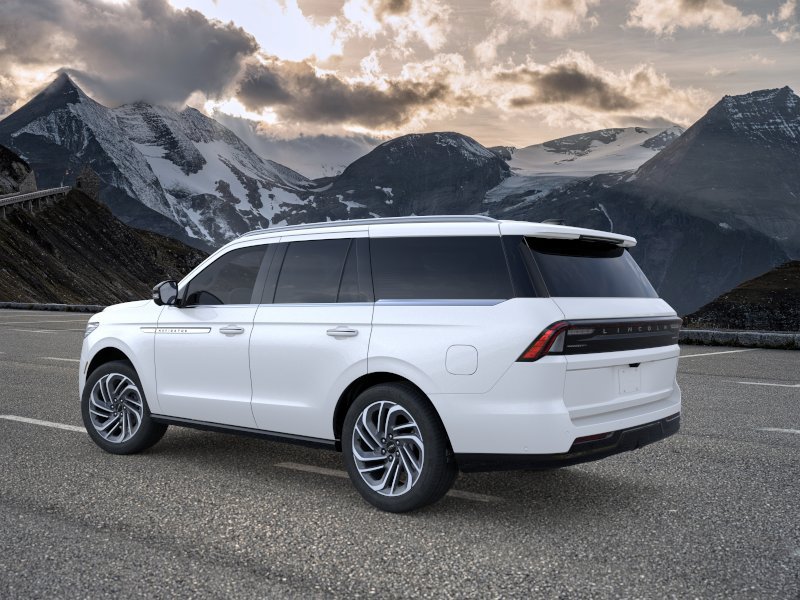 New 2026 Lincoln Navigator Reserve AWD/4WD image 4