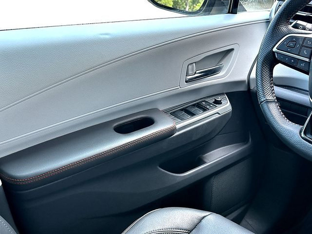 Certified 2023 Toyota Sienna XSE w/ XSE Plus Package FWD image 28