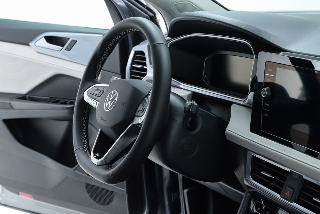 New 2025 Volkswagen Taos SEL image 74