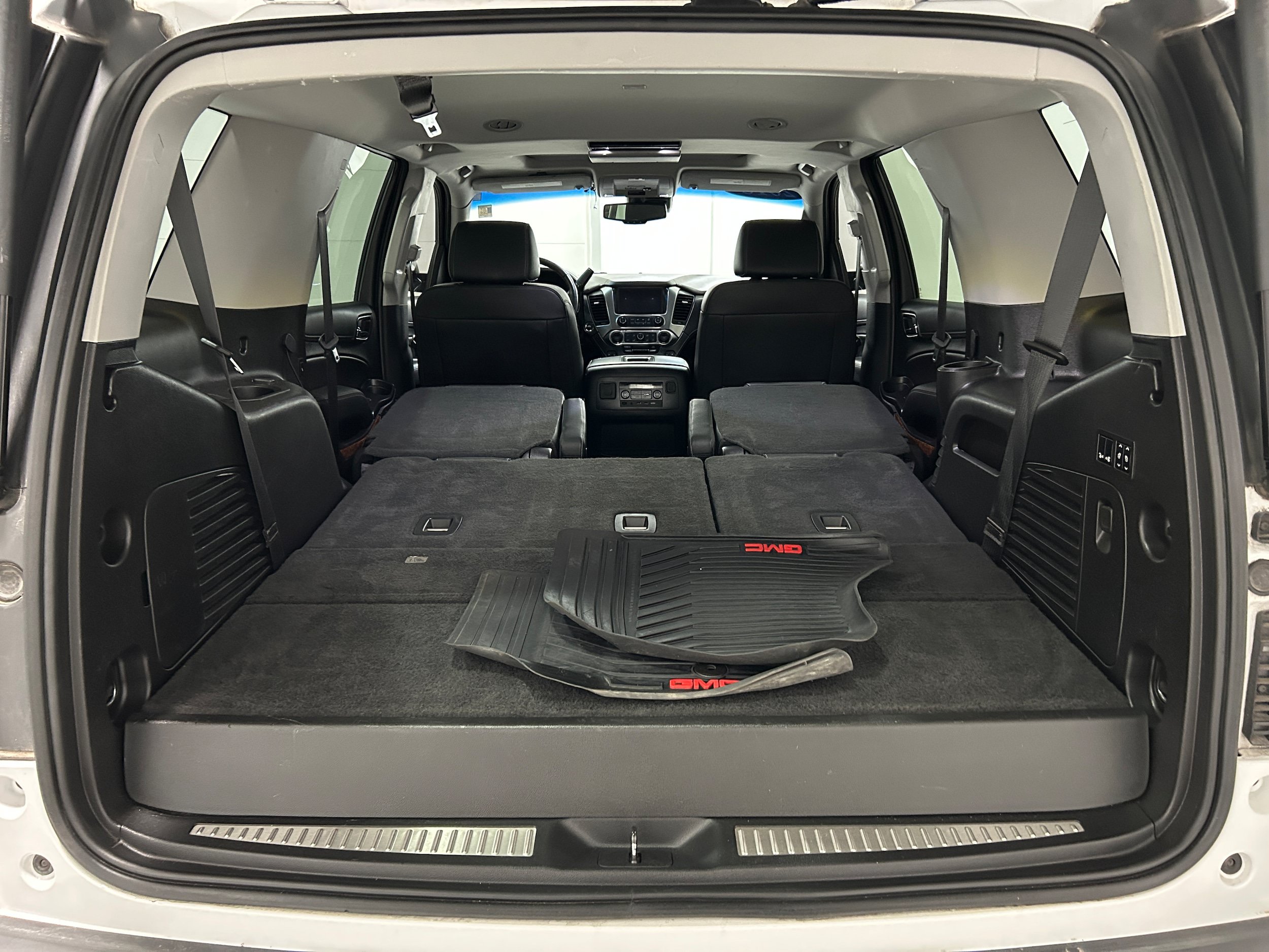 Used 2018 Chevrolet Tahoe Premier AWD/4WD image 39