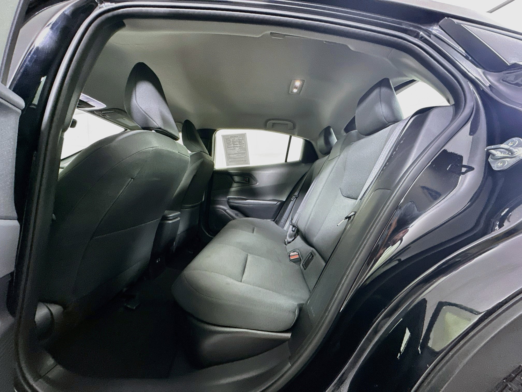 Used 2025 Toyota Prius LE FWD image 27