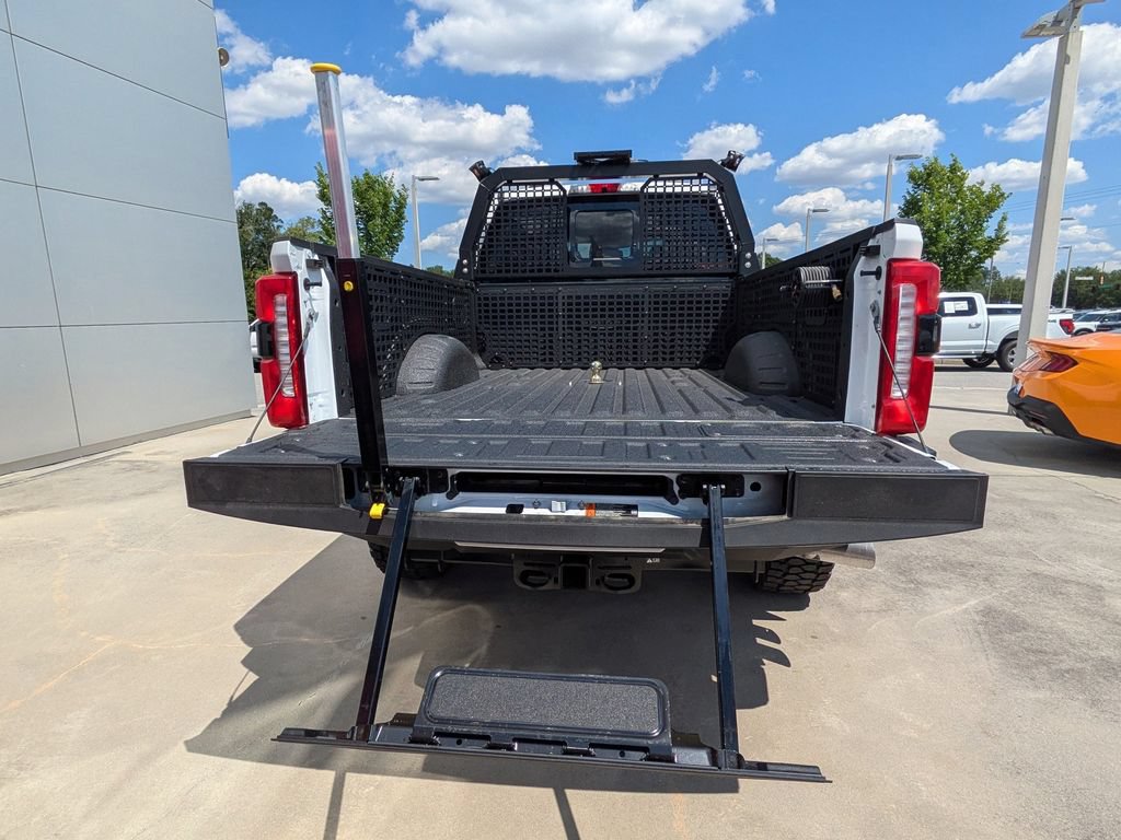 New 2026 Ford F250 Lariat w/ Black Appearance Package AWD/4WD image 12