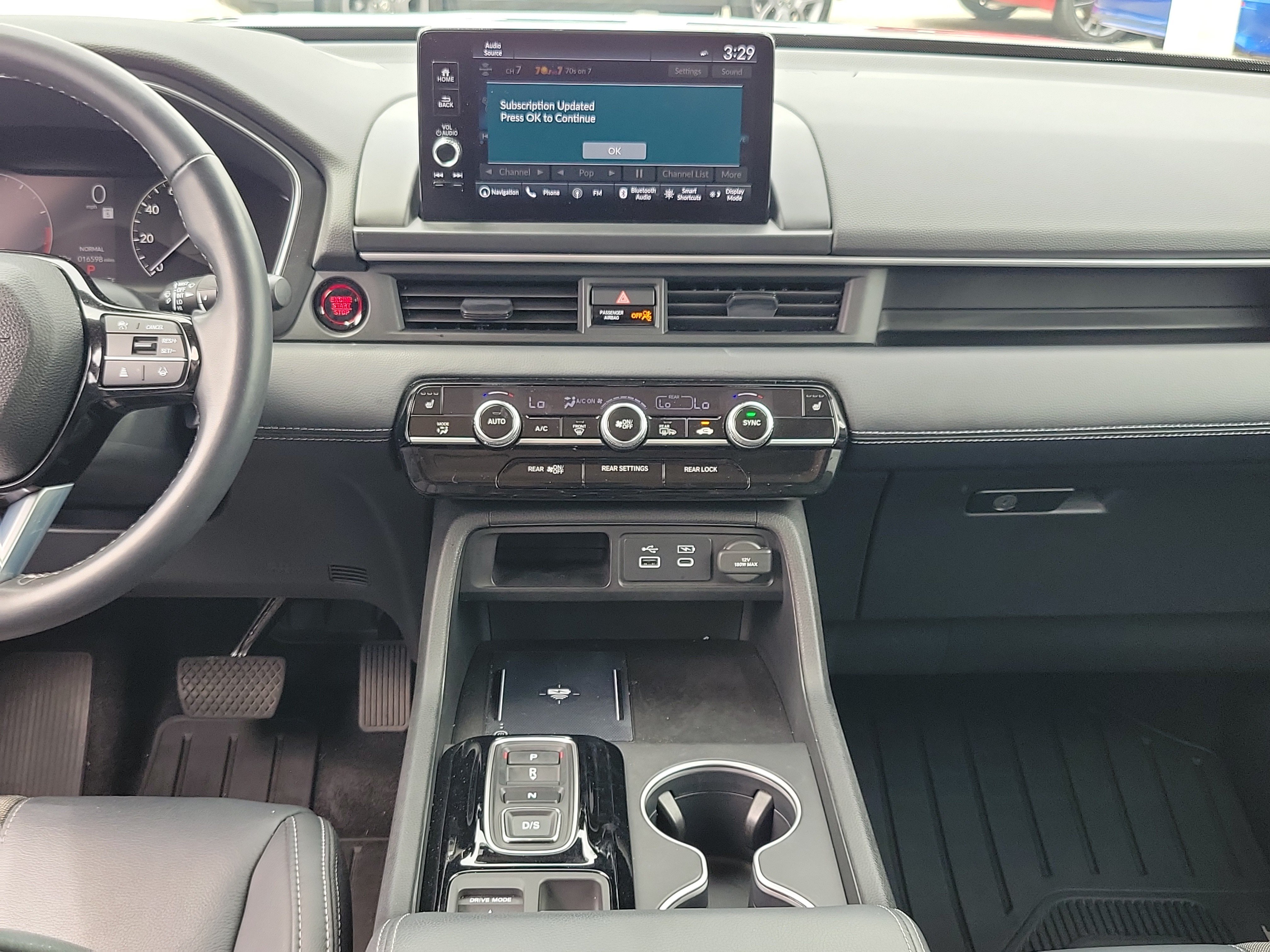 Used 2025 Honda Pilot Touring image 22