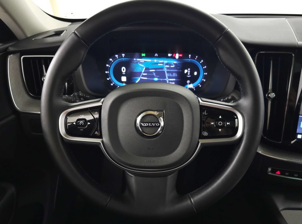 Certified 2025 Volvo XC60 B5 Plus AWD/4WD image 19