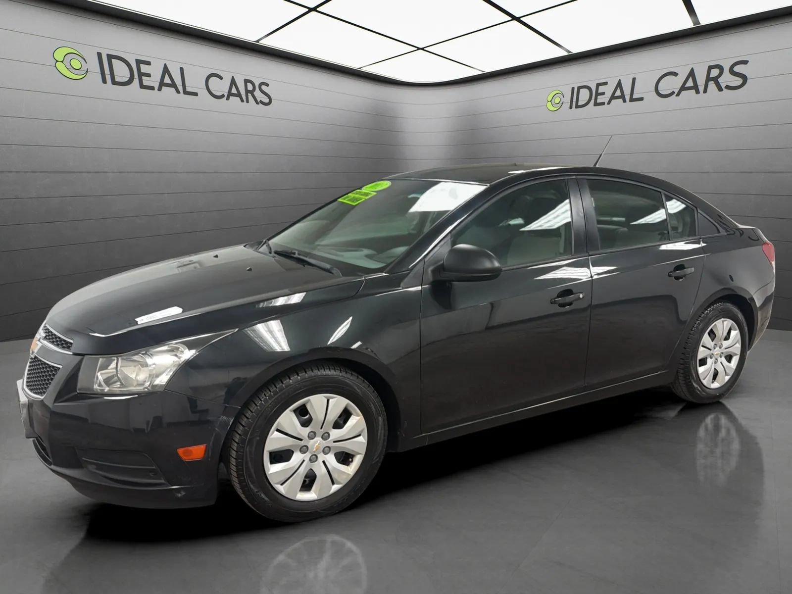Used 2013 Chevrolet Cruze LS FWD image 1
