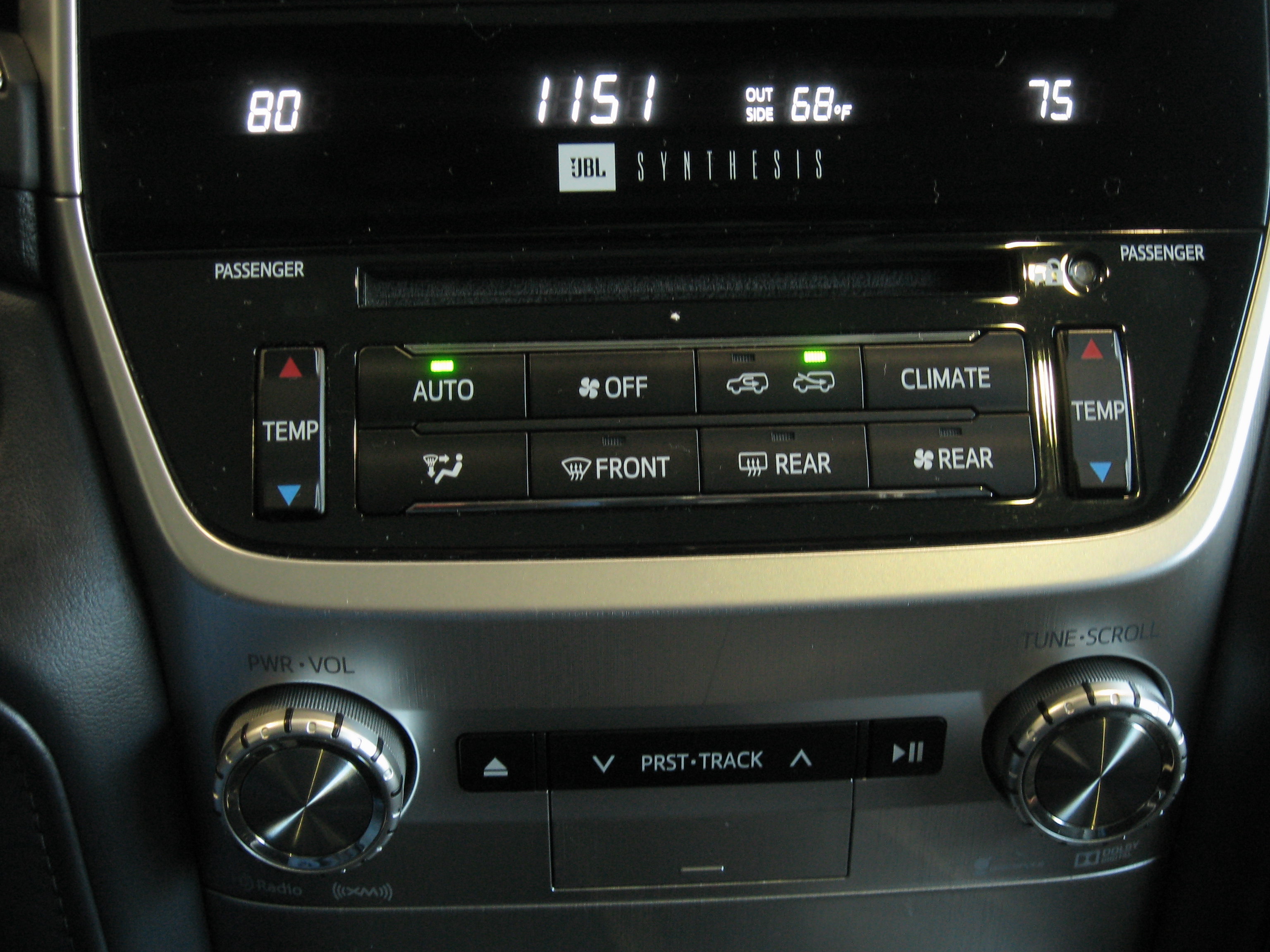 Used 2018 Toyota Land Cruiser image 16