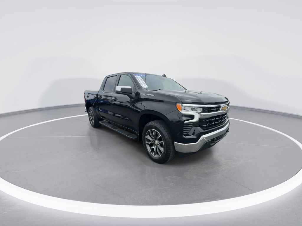 Used 2022 Chevrolet Silverado 1500 LT AWD/4WD image 2