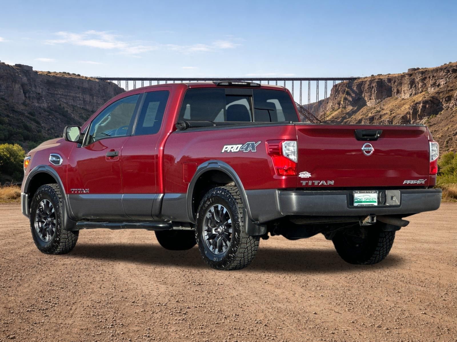 Used 2017 Nissan Titan PRO-4X image 5