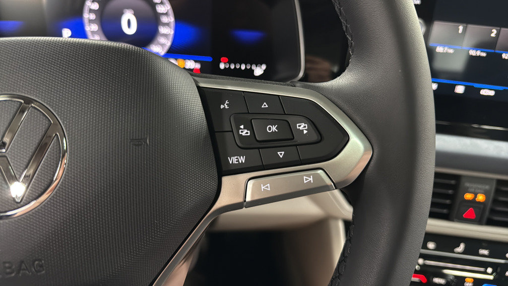 New 2026 Volkswagen Jetta SE FWD image 24