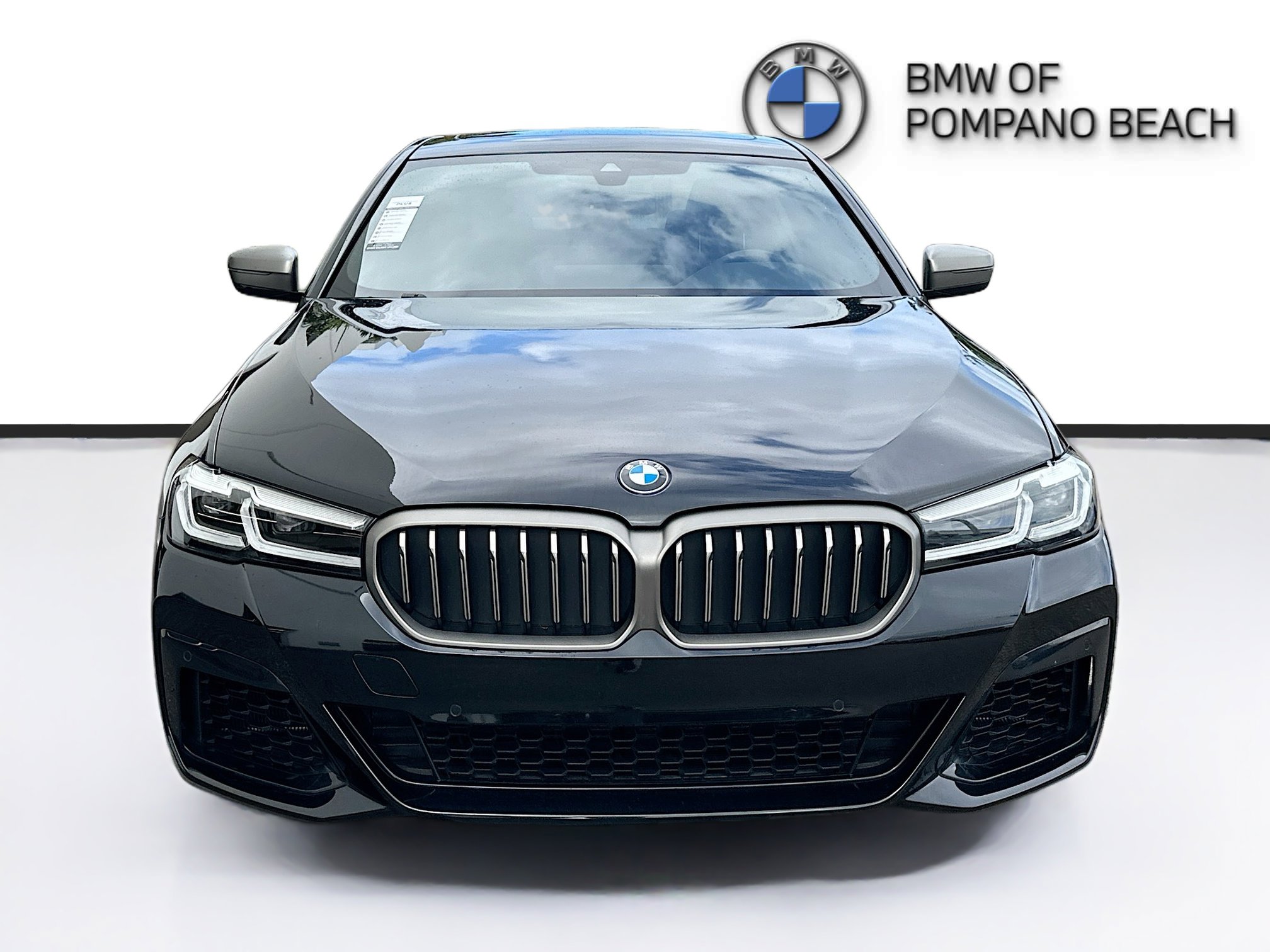 Used 2023 BMW M550i xDrive image 2